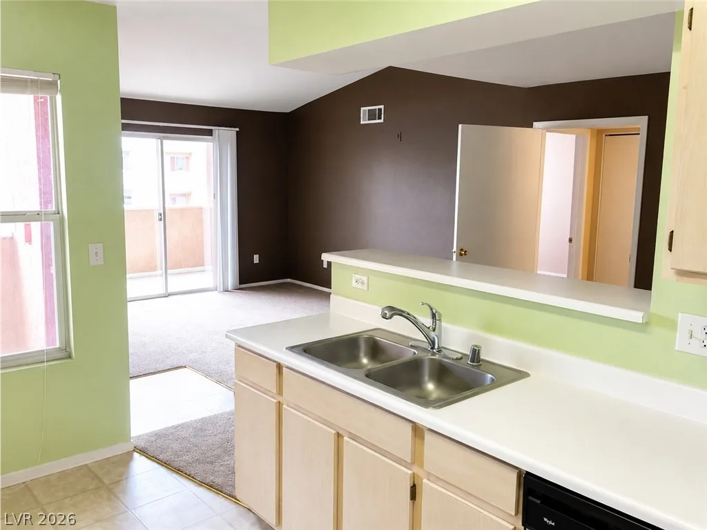 1150 North Buffalo Drive 2109 — photo 4