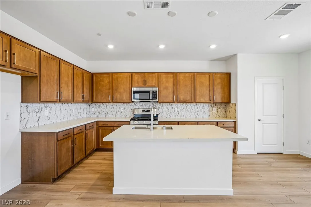 316 Cabasa Place — photo 2
