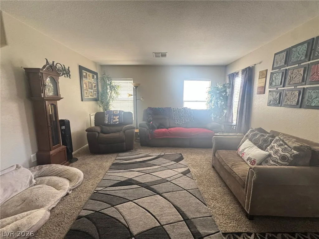 667 Shadwell Street — photo 4 of 17