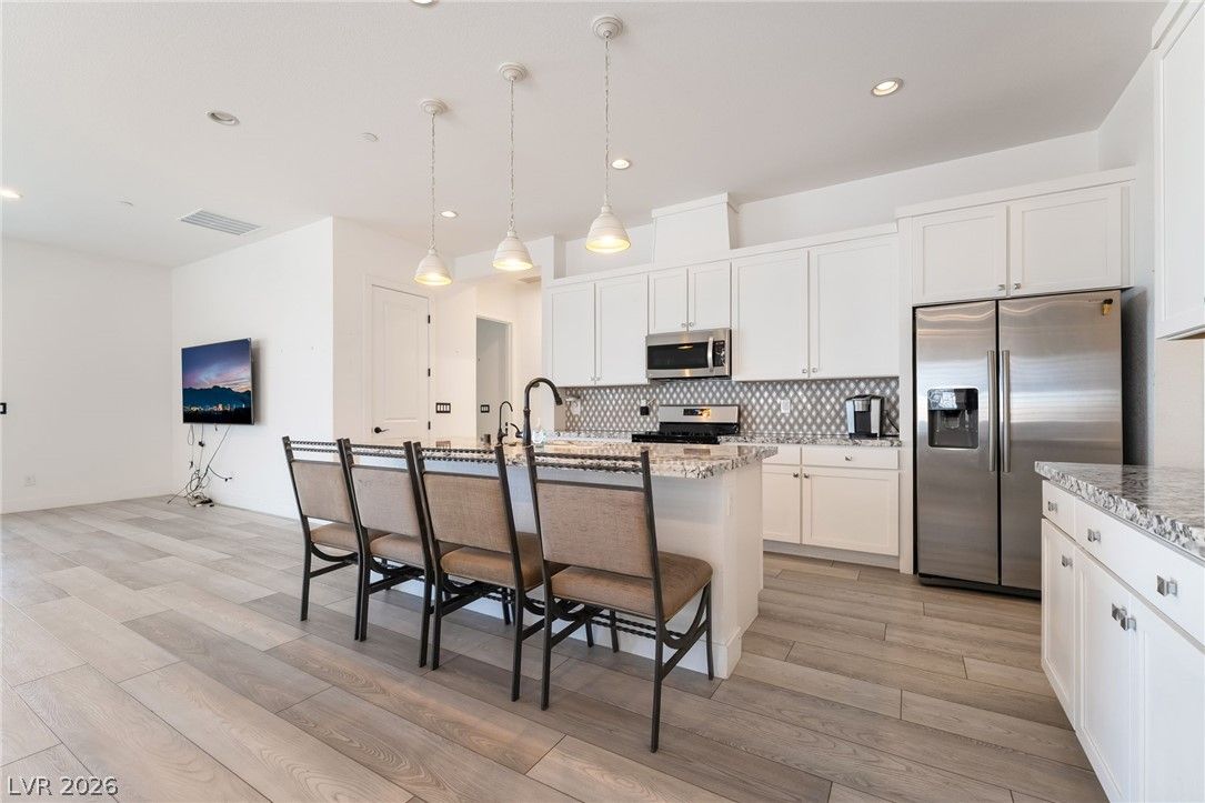 330 Meadow Brush Place — photo 4