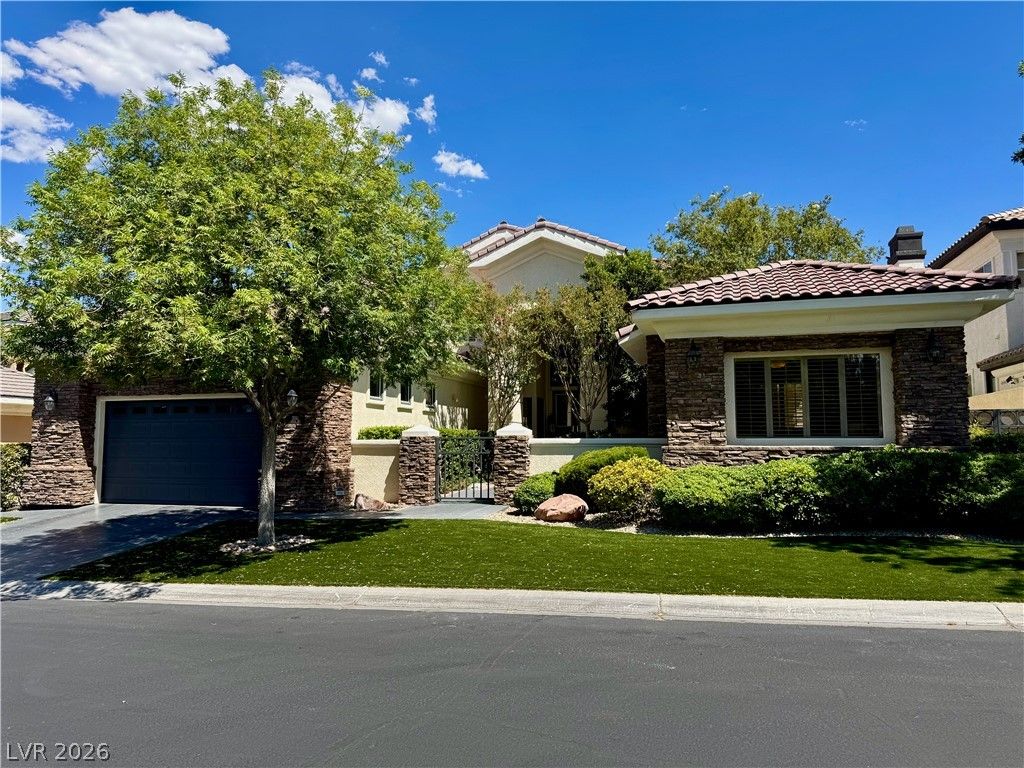 2032 Glenview Drive — photo 4