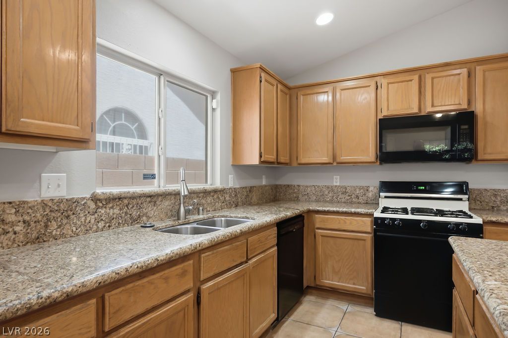 5561 Merriweather Drive — photo 5 of 41
