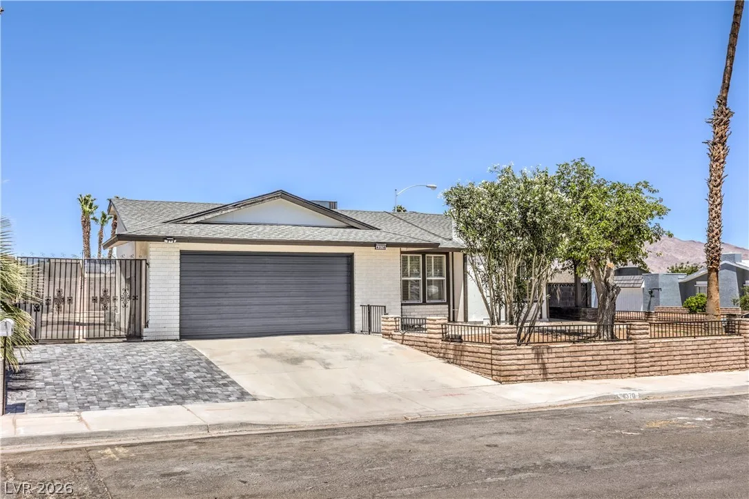 4370 Lariat Drive — photo 2