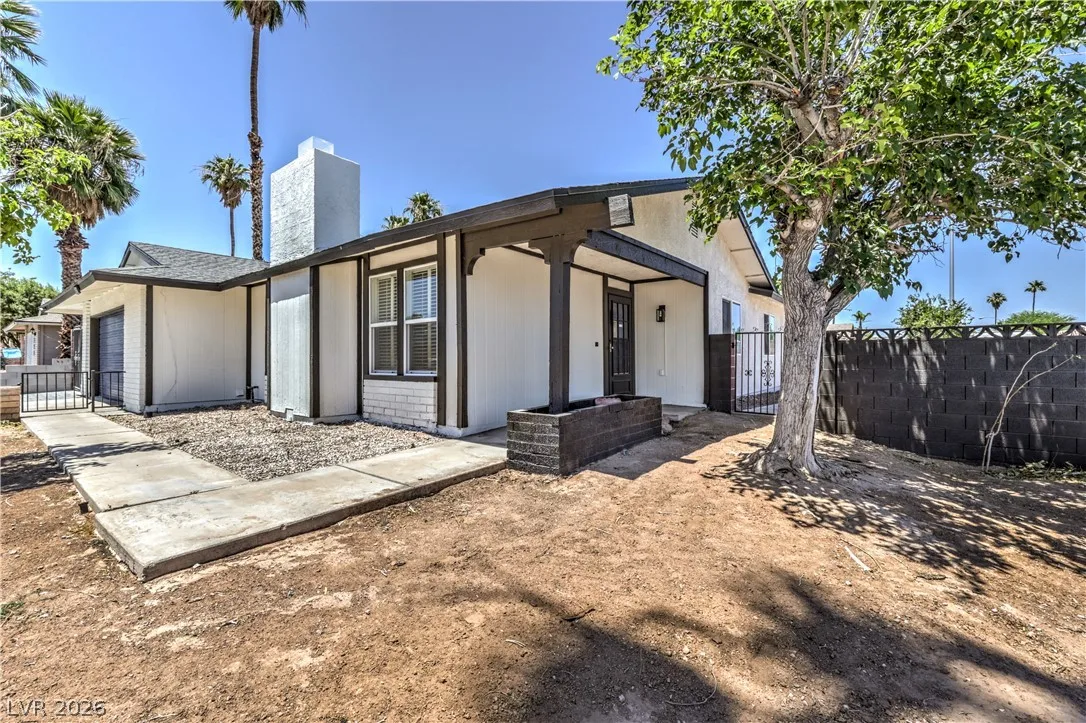 4370 Lariat Drive — photo 3