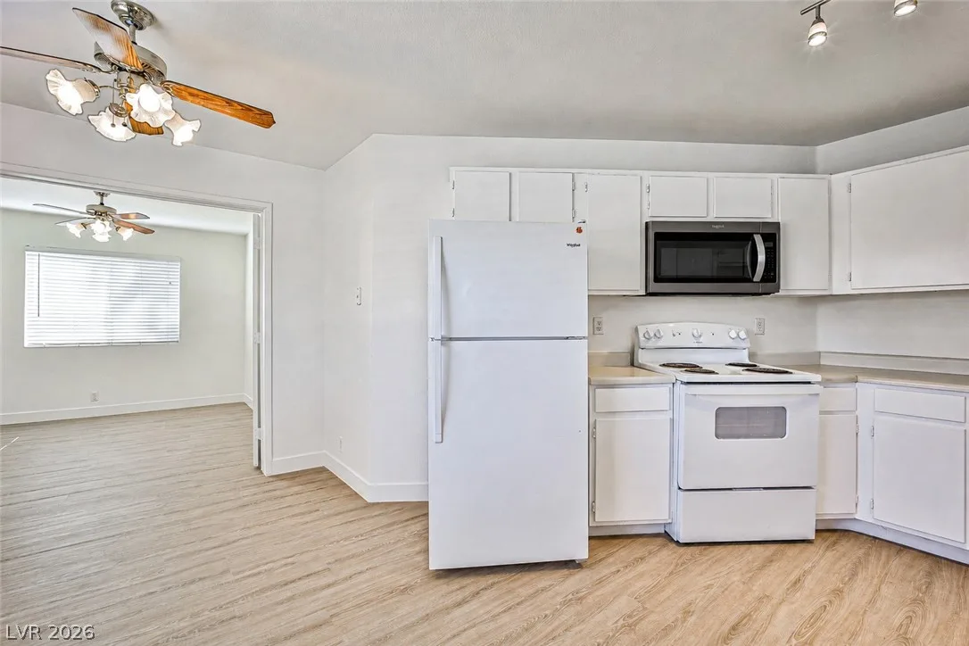 5091 Pioneer Avenue 201 — photo 2