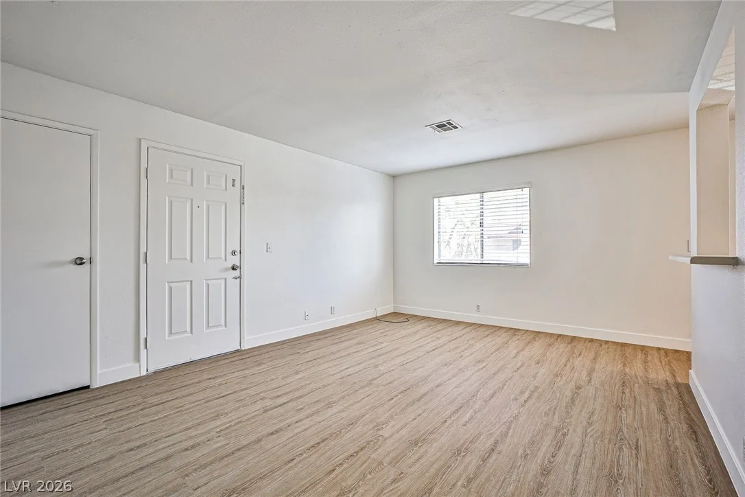 5091 Pioneer Avenue 201 — photo 3