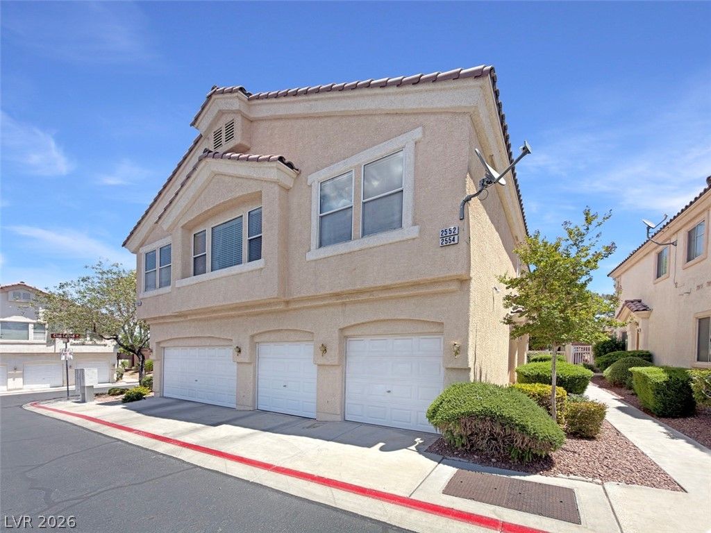 2554 Alias Smith Drive — photo 2 of 22