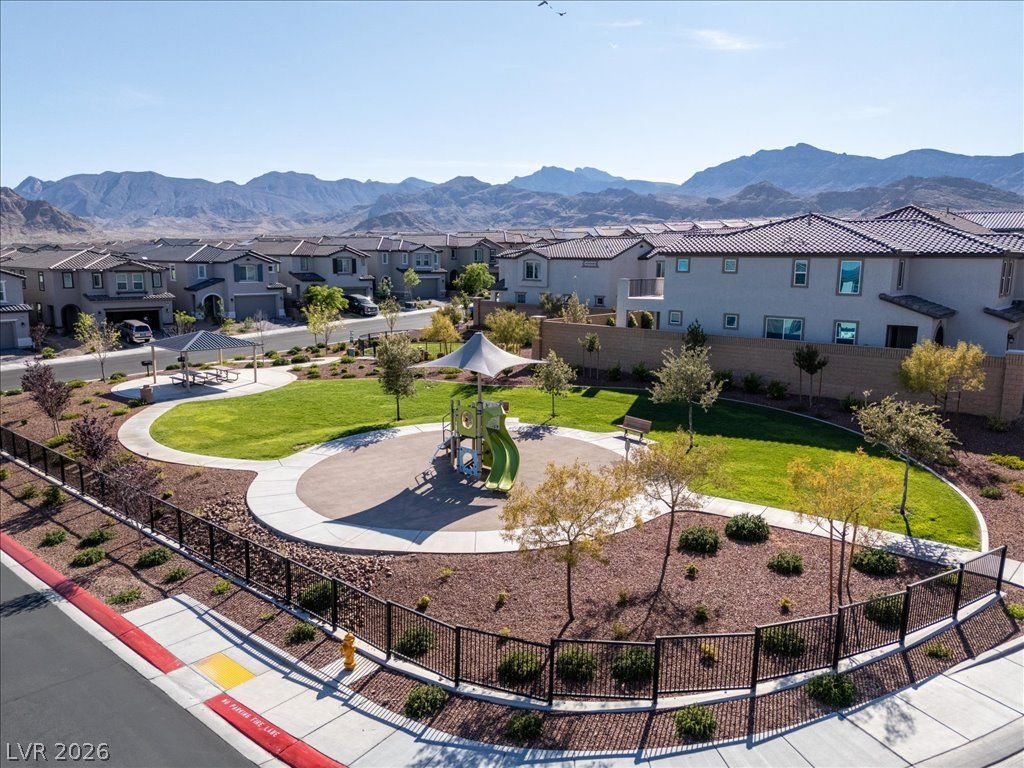 10977 Oregano Avenue — photo 3