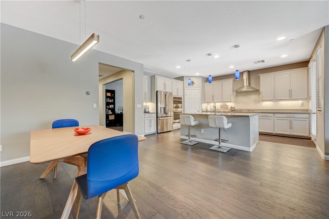 747 Drammatico Place — photo 3