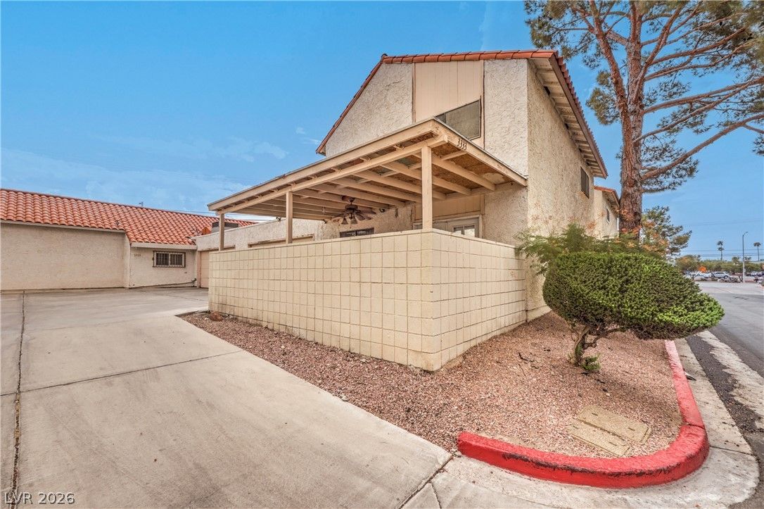 3333 Racquet Street — photo 3
