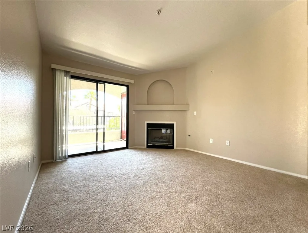 950 SEVEN HILLS Drive 122 — photo 3