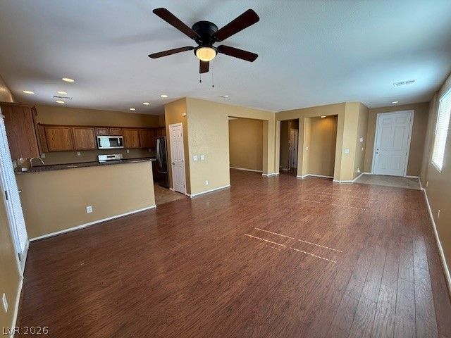 9288 Cabin Cove Avenue — photo 3 of 28