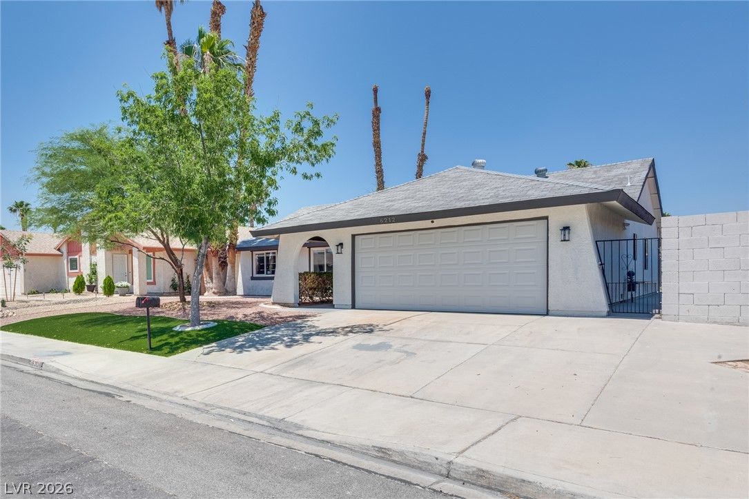 6212 Pinewood Avenue — photo 4 of 26