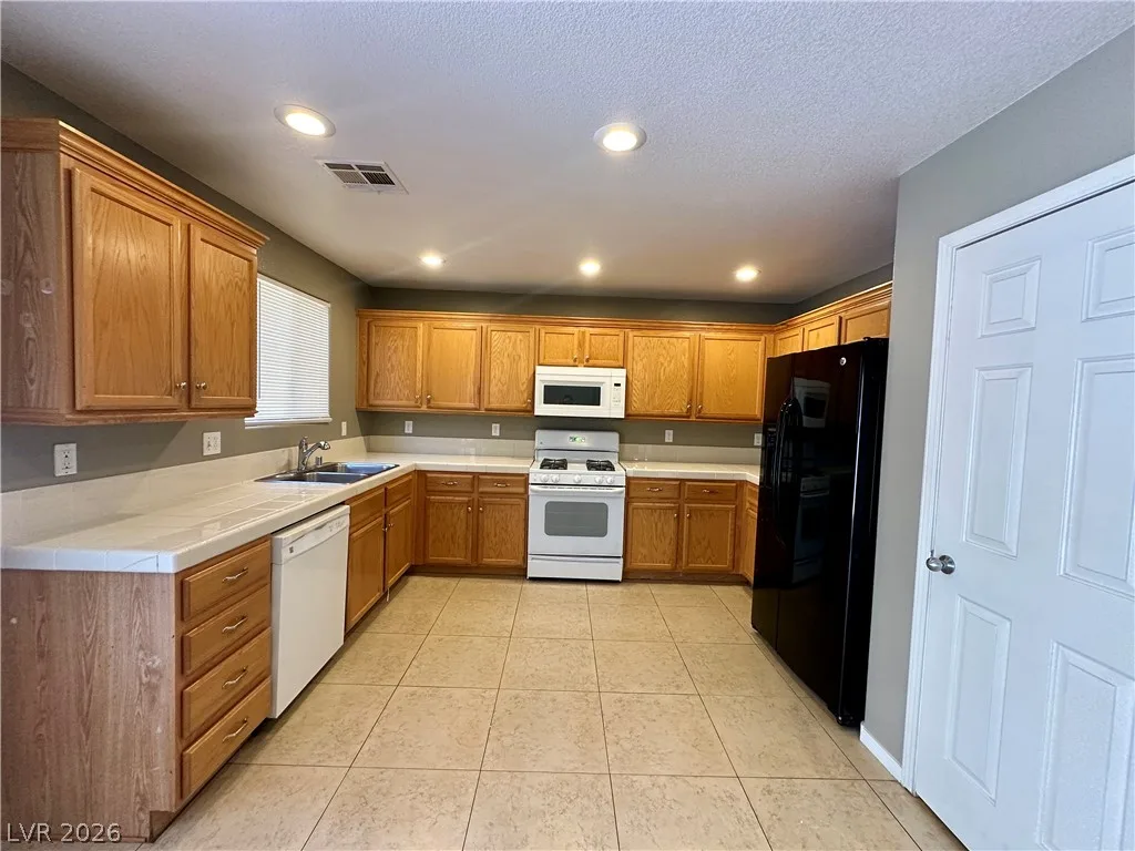 9362 Boulder Opal Avenue — photo 4