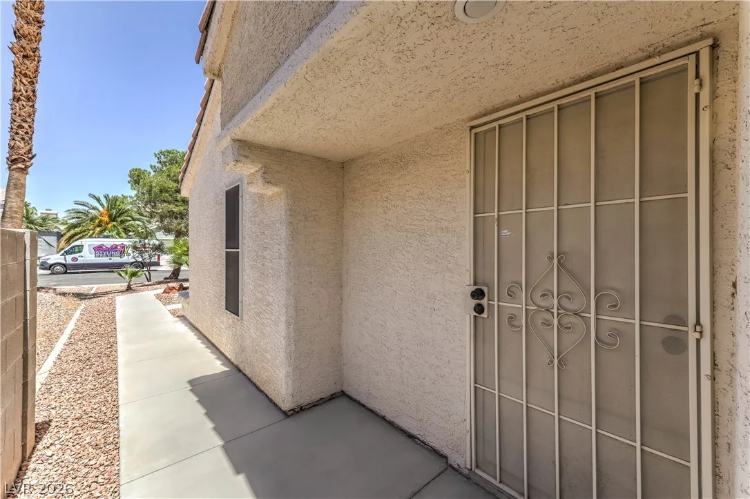 2007 GLISTENING SANDS Drive — photo 3
