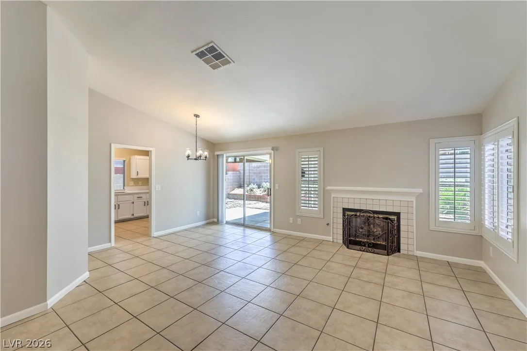 2007 GLISTENING SANDS Drive — photo 5