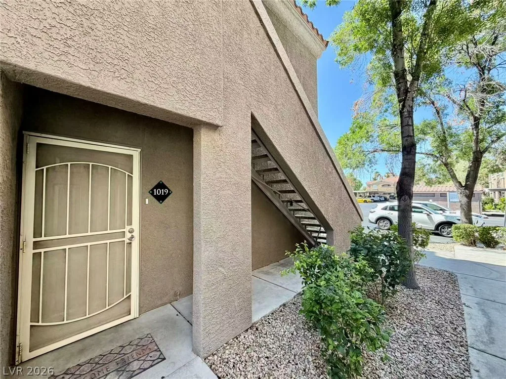 5525 West Flamingo Road 1019 — photo 2