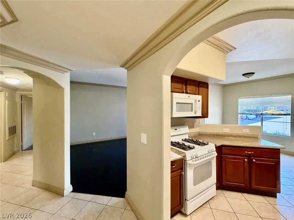 5525 West Flamingo Road 1019 — photo 3