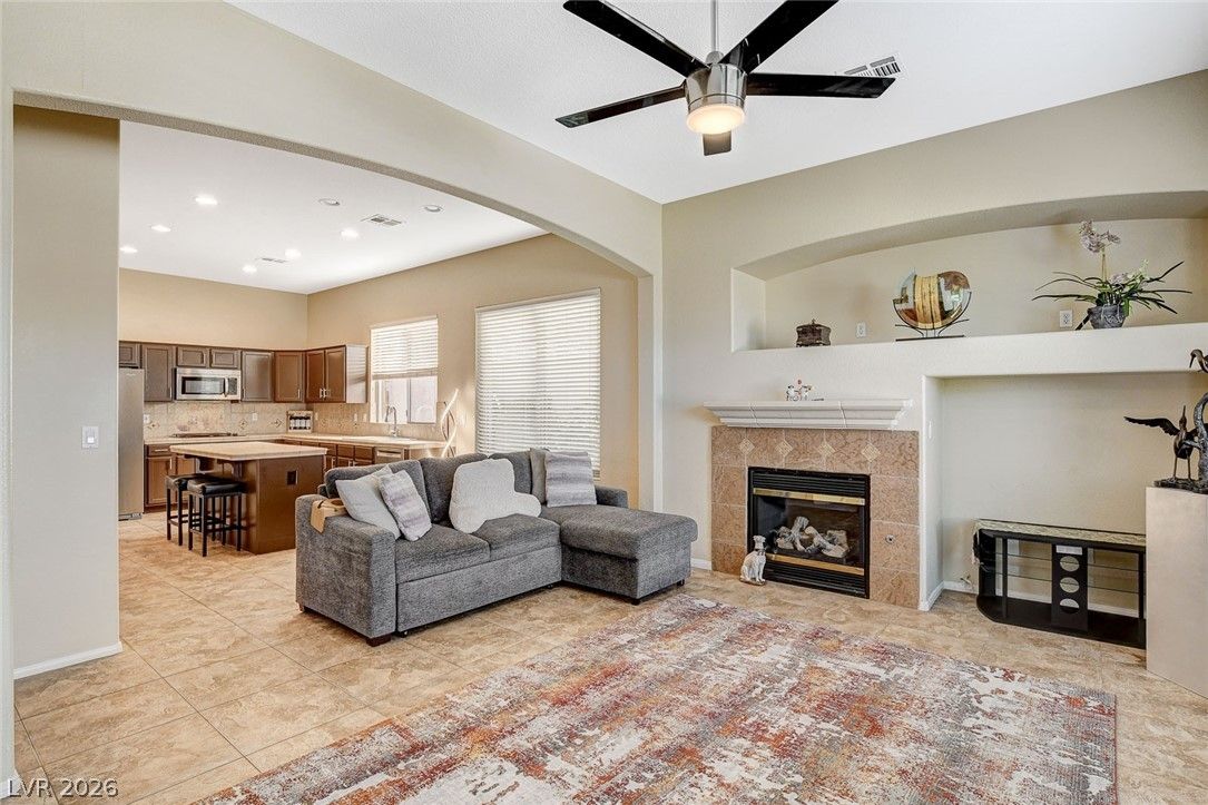 3290 Squire Street — photo 3