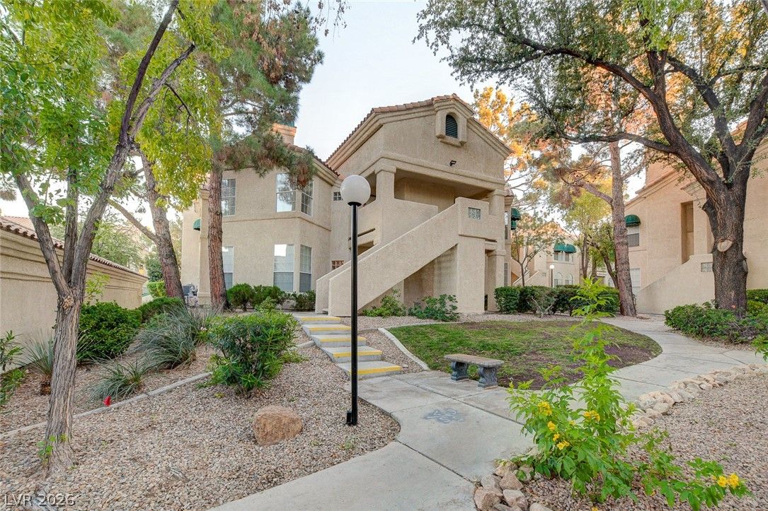 2251 Wigwam Parkway 225 — photo 2