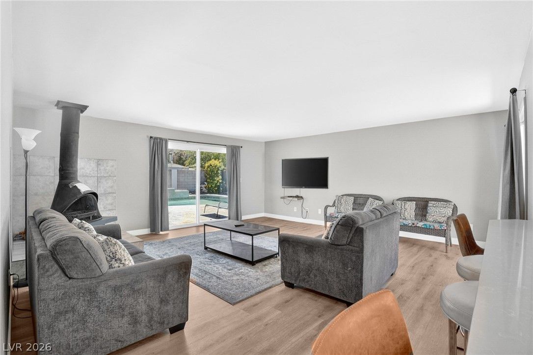 4401 Parkchester Circle — photo 5 of 44