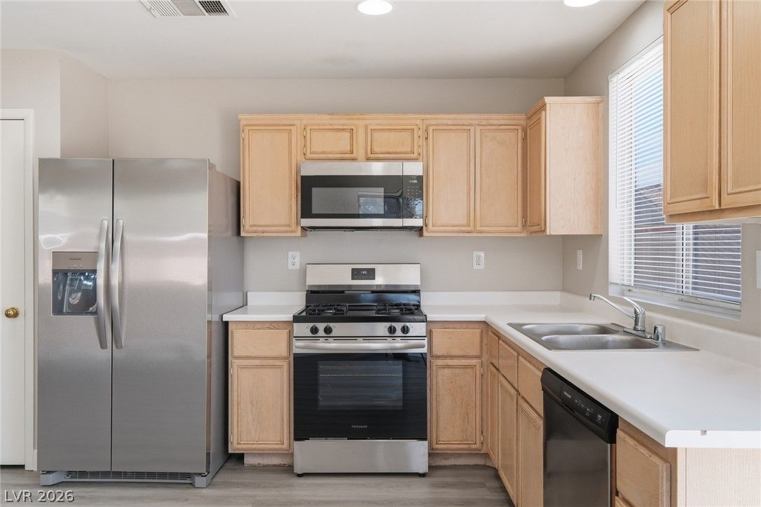 5797 Dana Rogers Drive — photo 4 of 20