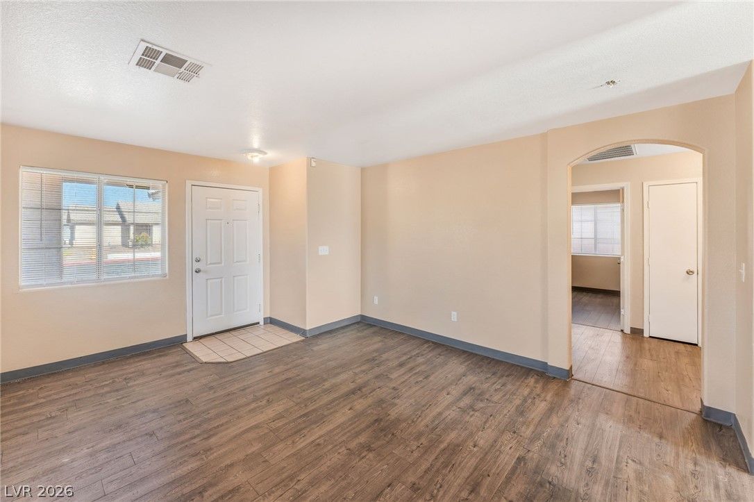 2306 Glastonbury Thorn Street — photo 3