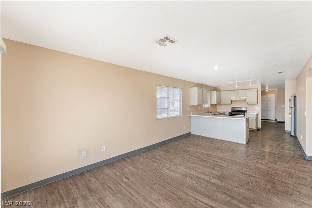 2306 Glastonbury Thorn Street — photo 5