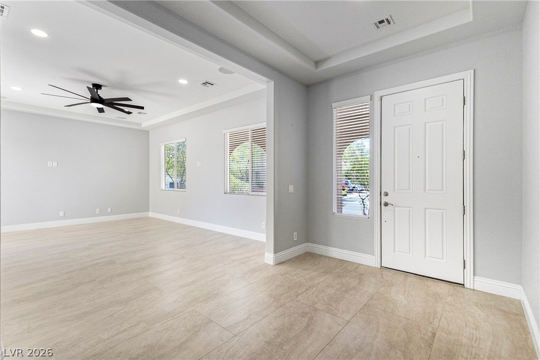 7878 Brianna Cheerful Avenue — photo 3