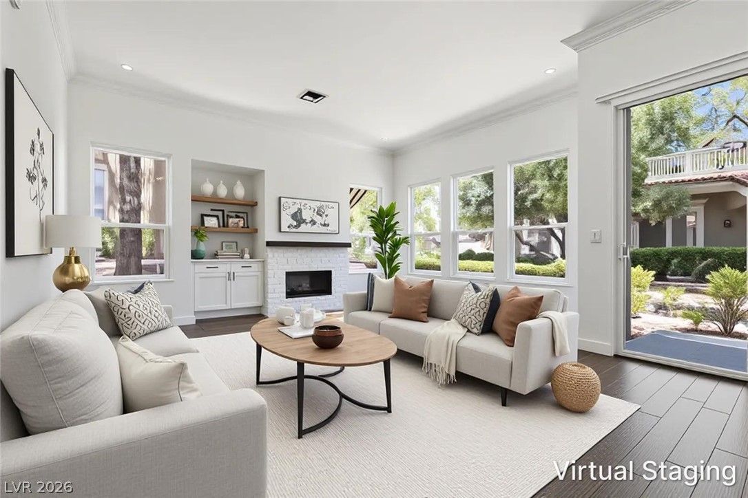 1944 Summer Palm Place 101 — photo 3