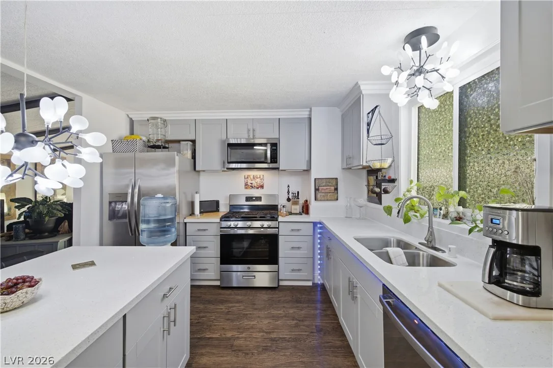 4790 Mankins Street — photo 4