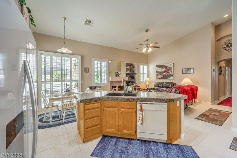 3075 Misty Moon Avenue — photo 5 of 16