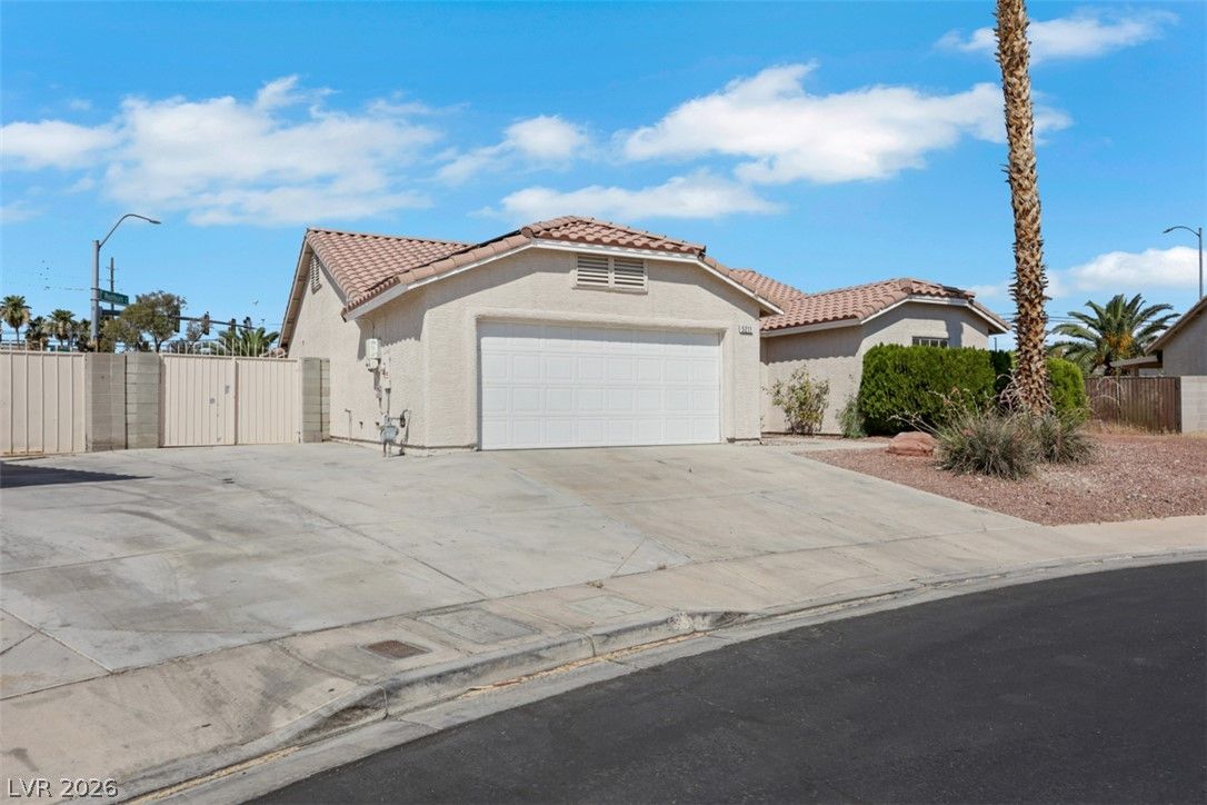 5211 Joshua Jose Street — photo 1
