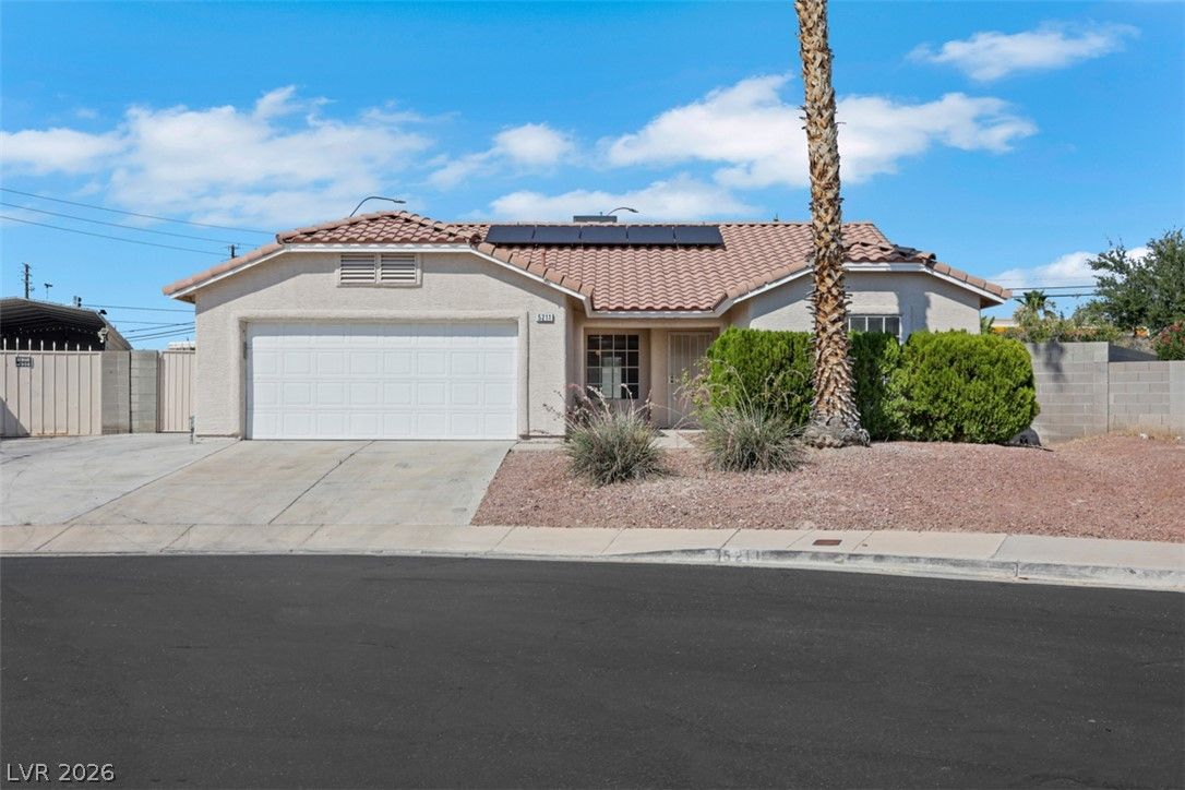 5211 Joshua Jose Street — photo 2