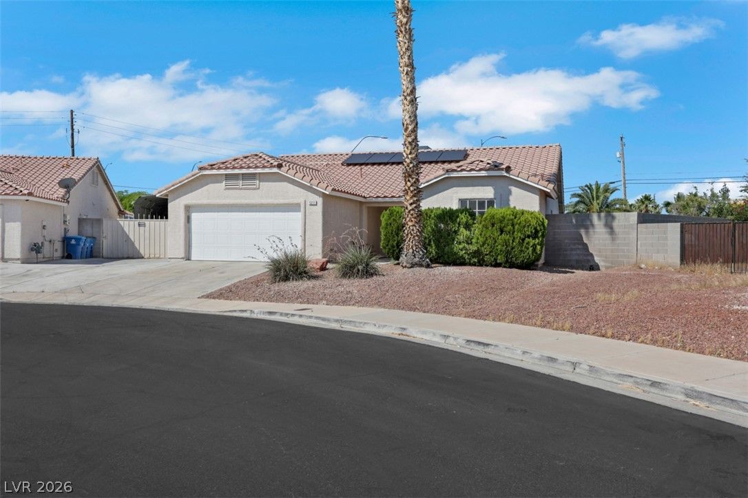 5211 Joshua Jose Street — photo 3