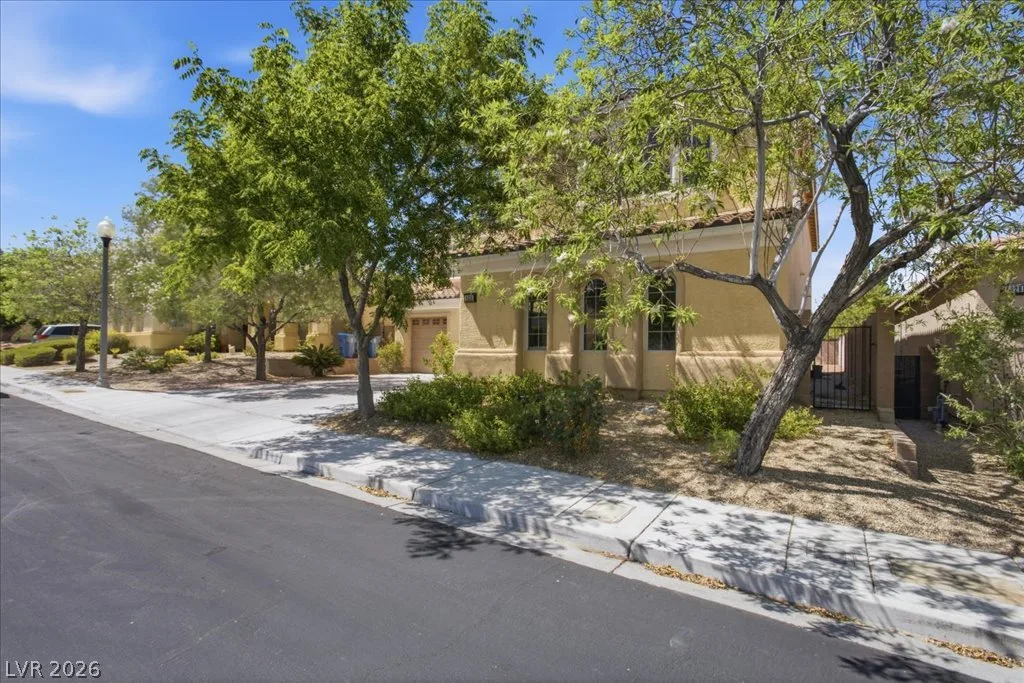 9336 White Waterfall Avenue — photo 5