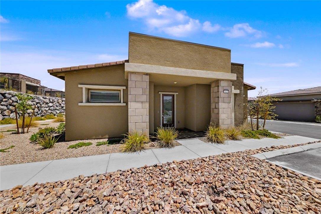925 Allister Fields Lane — photo 3
