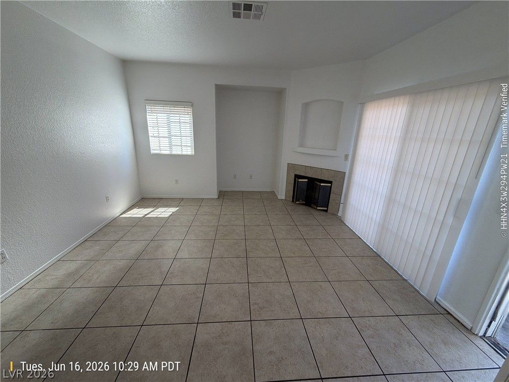 4730 East Craig Road 1124 — photo 3