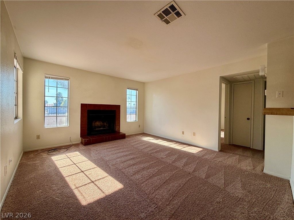 2704 Aarondavid Drive A — photo 4 of 9