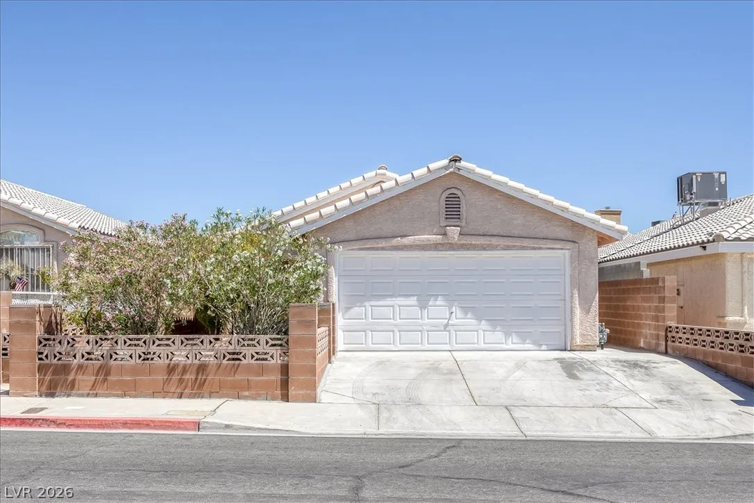6516 Moon Roses Court — photo 3