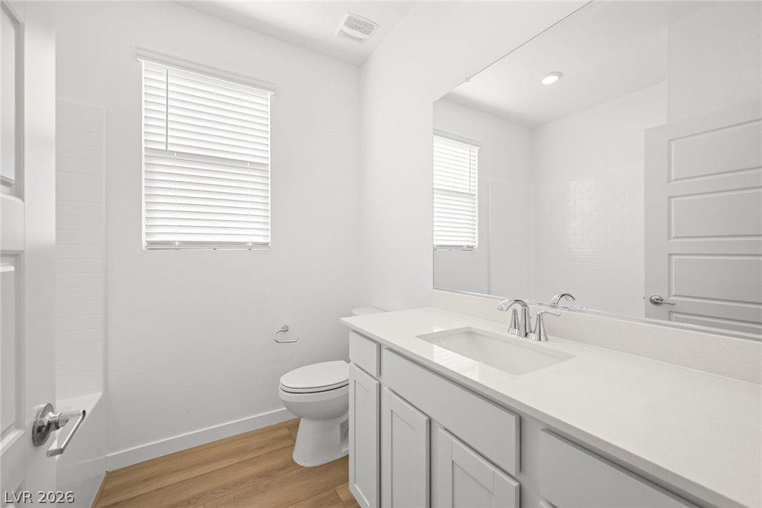 10886 Lewis Pointe Avenue — photo 4 of 30