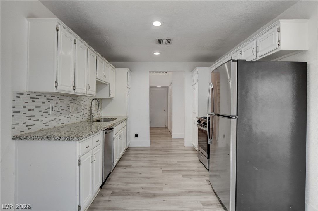 4049 Chalfont Court — photo 5
