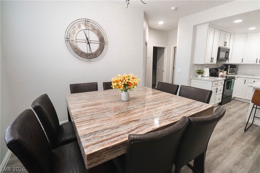 134 Shade Tree Lane B — photo 3 of 23