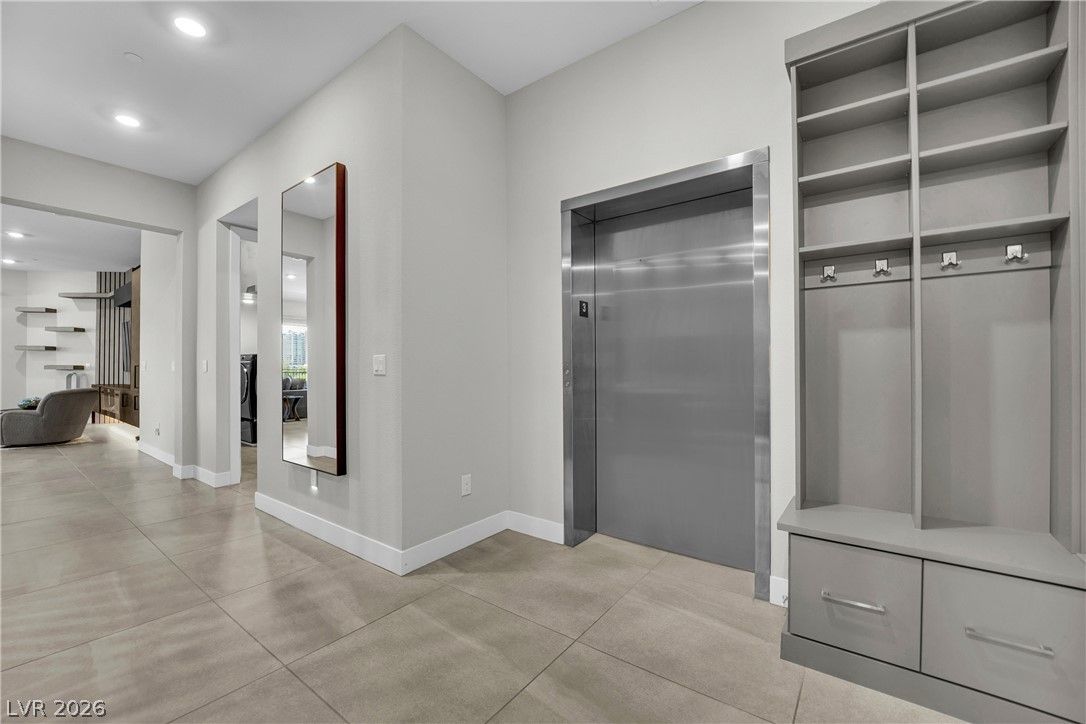 9141 Las Manaitas Avenue 301 — photo 3