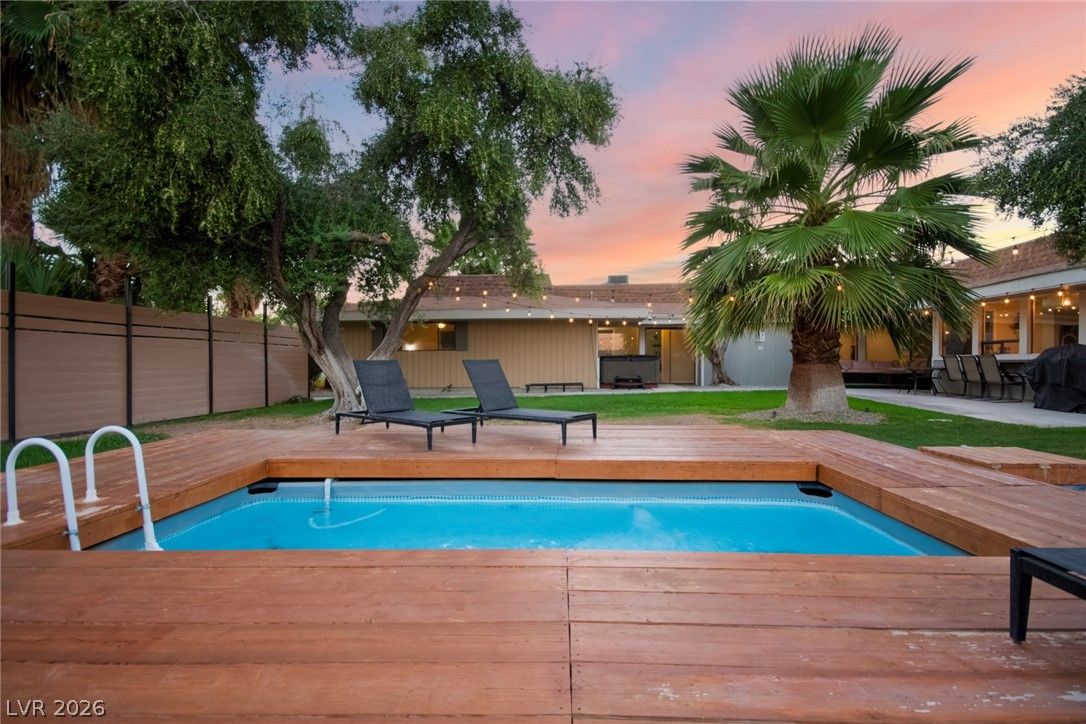 5710 Madre Mesa Drive — photo 2
