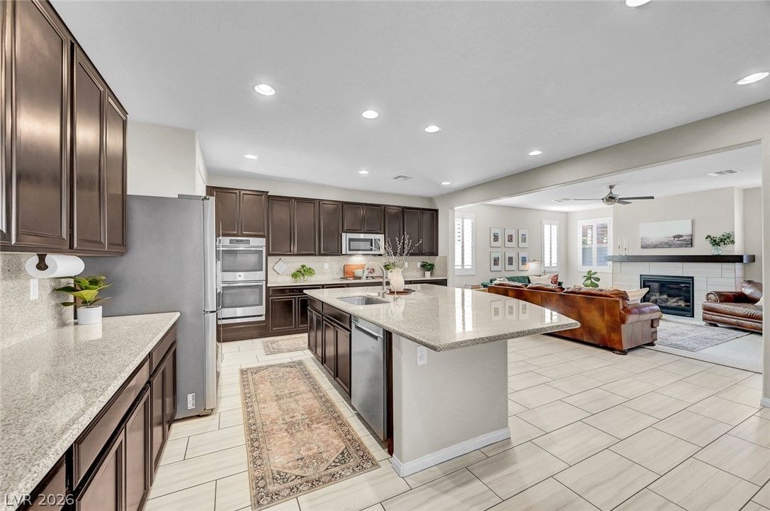 5560 Honey Creek Avenue — photo 4
