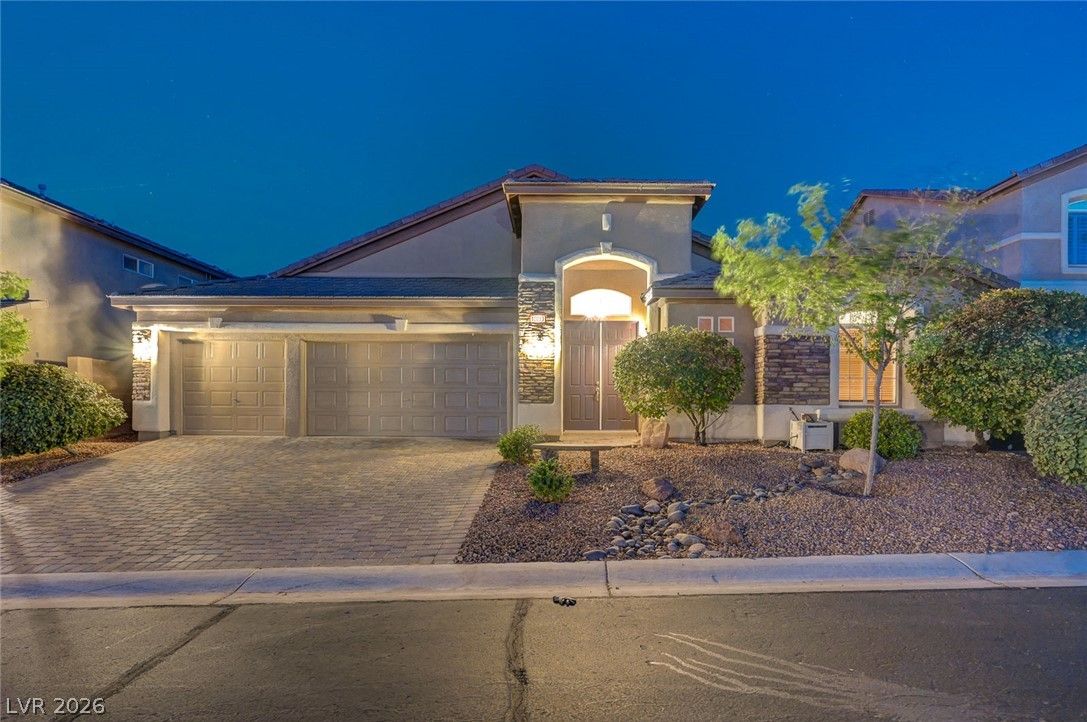 10093 Golden Bluff Avenue — photo 2