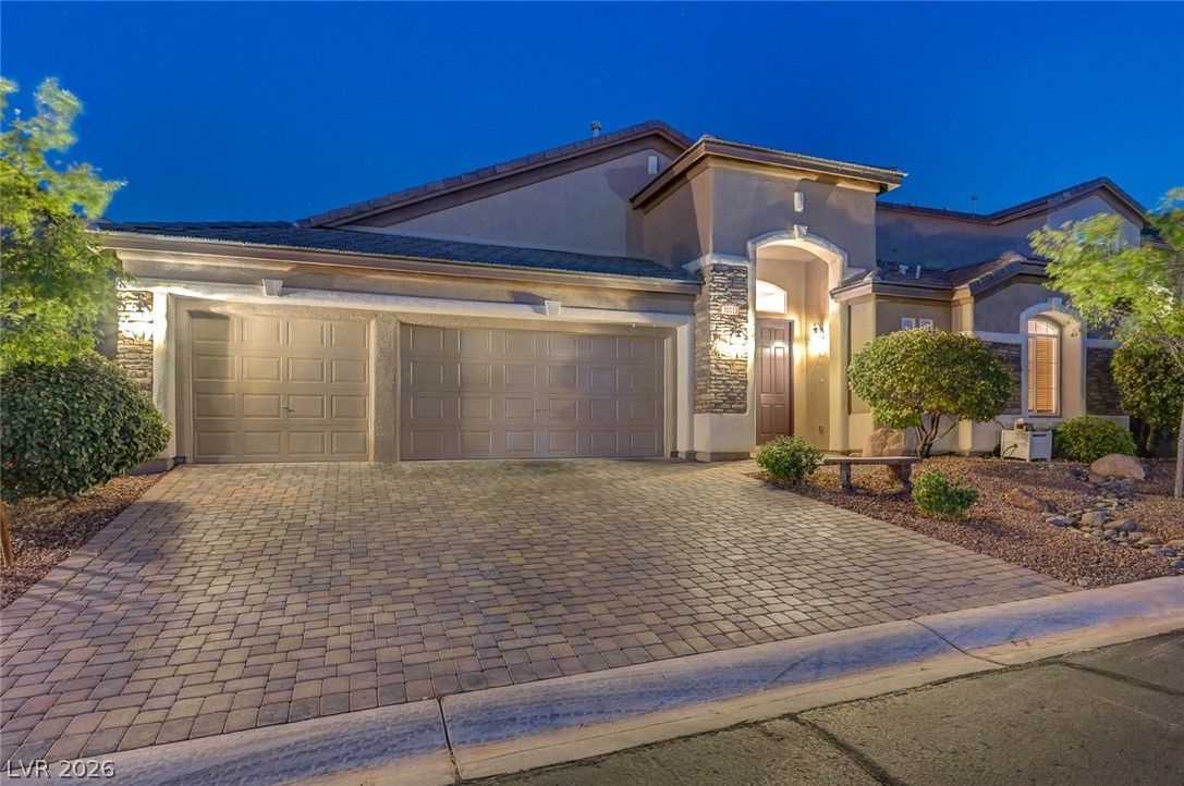 10093 Golden Bluff Avenue — photo 3
