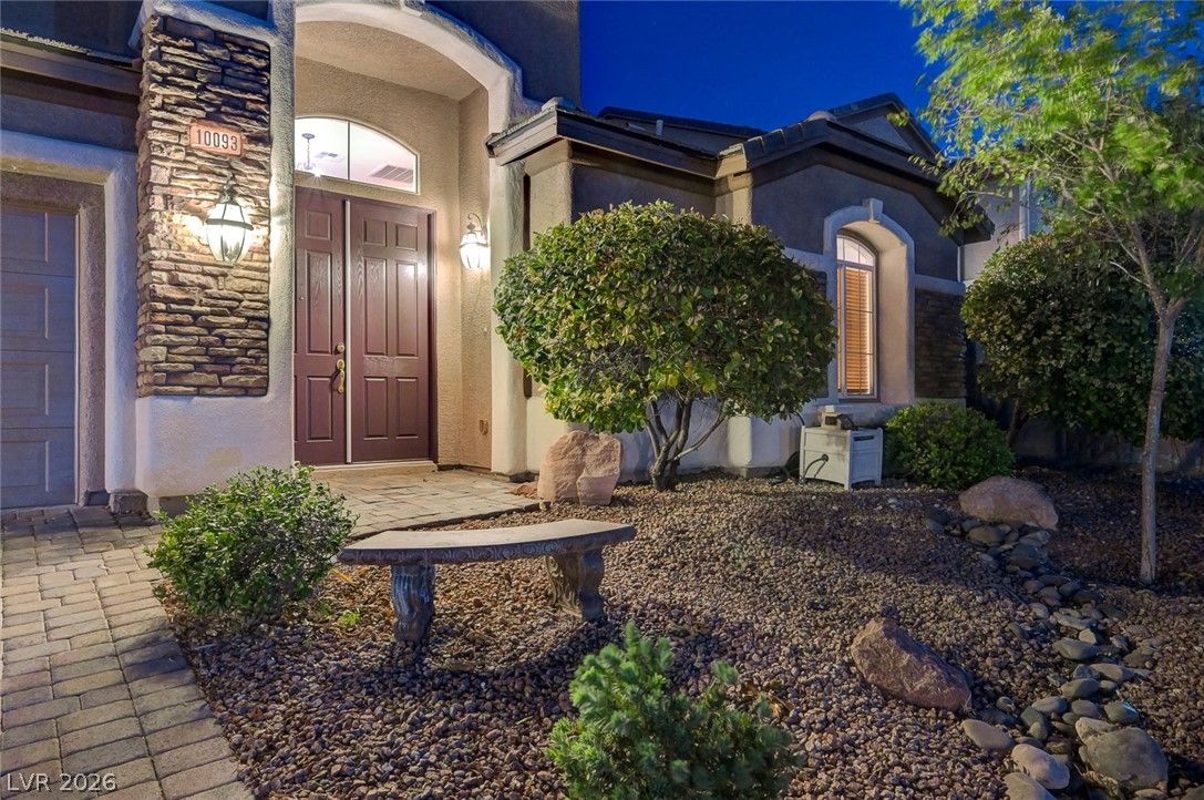 10093 Golden Bluff Avenue — photo 4