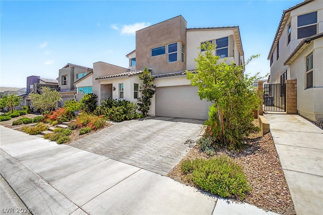 10267 Midnight Meteor Avenue — photo 5